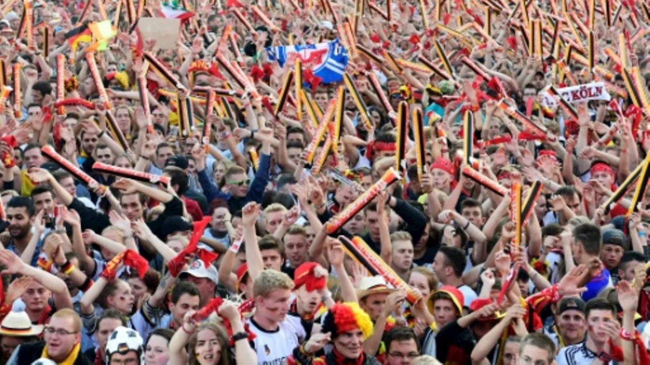 Angst vor Anschlägen und volle Fanmeilen: Mehrheit guckt Fußball-EM im Fernsehen