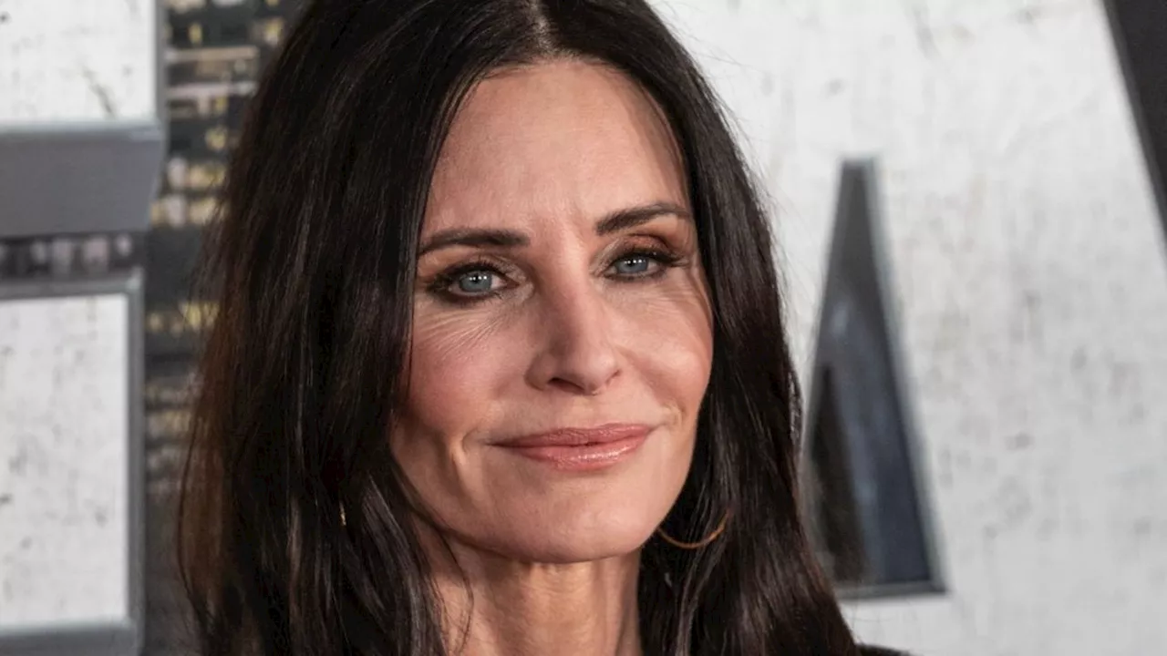 Courteney Cox: 'Friends'-Star erinnert an Tanzvideo-Auftritt