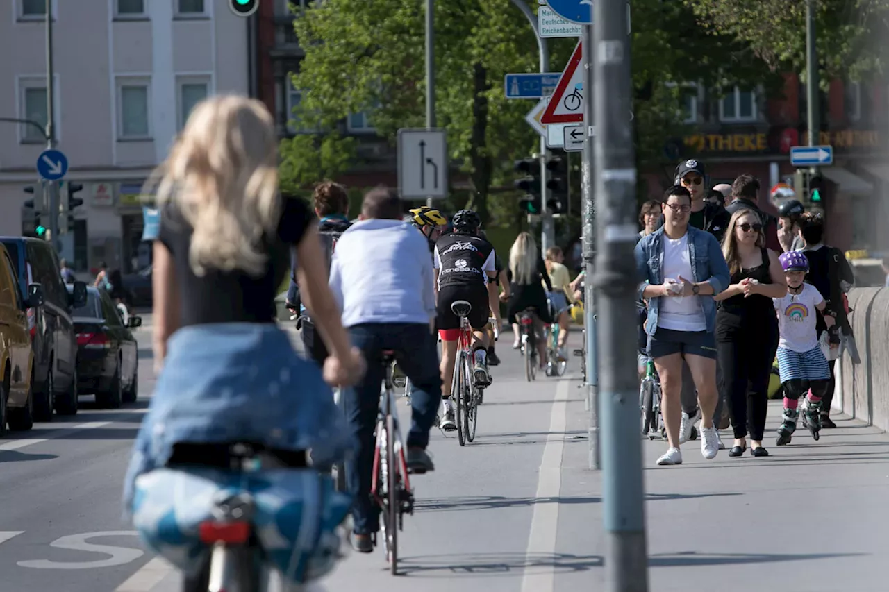 München: Radfahrer auf der Autobahn, Getunte E-Bikes - was die Polizei bei ihren Kontrollen erlebt