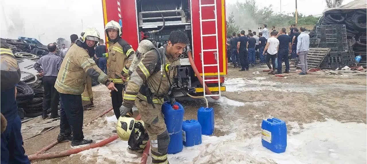 مهار فوری آتش سوزی شرکت لاستیک سازی در شهریار
