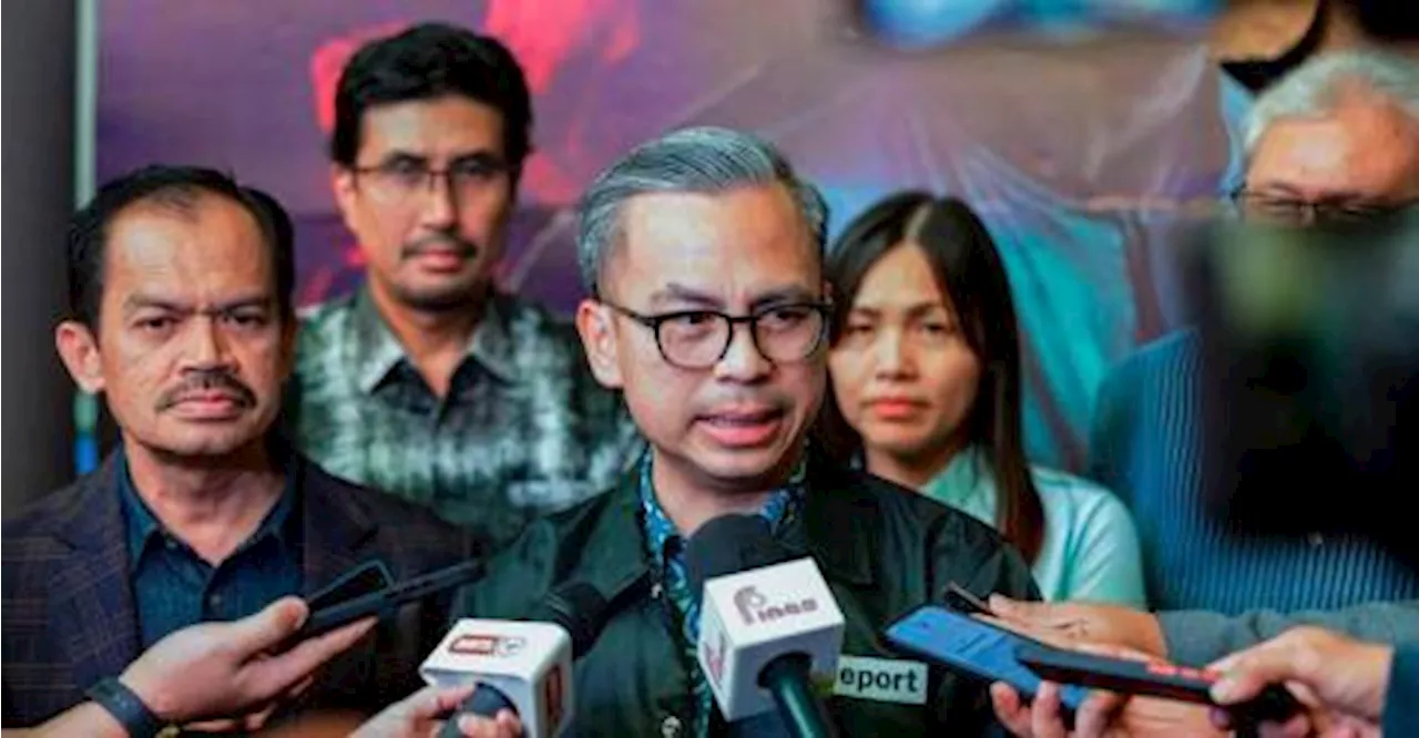 Fahmi reminds department heads to keep their departments corruption-free