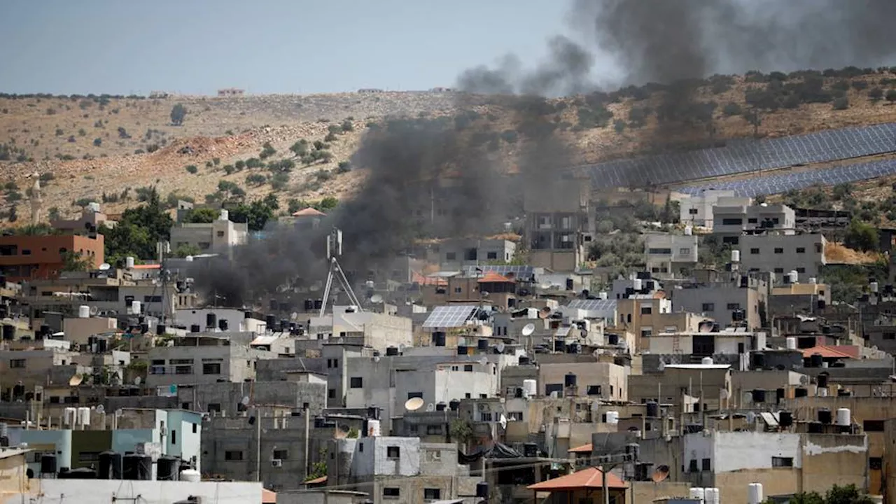 Live blog: Israeli forces raid West Bank refugee camps, cut off utilities