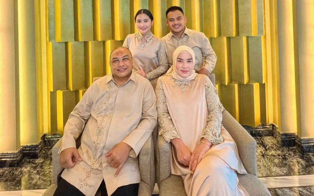 Penyebab Prilly Latuconsina Gagal Haji Bareng Keluarga Ternyata Kocak