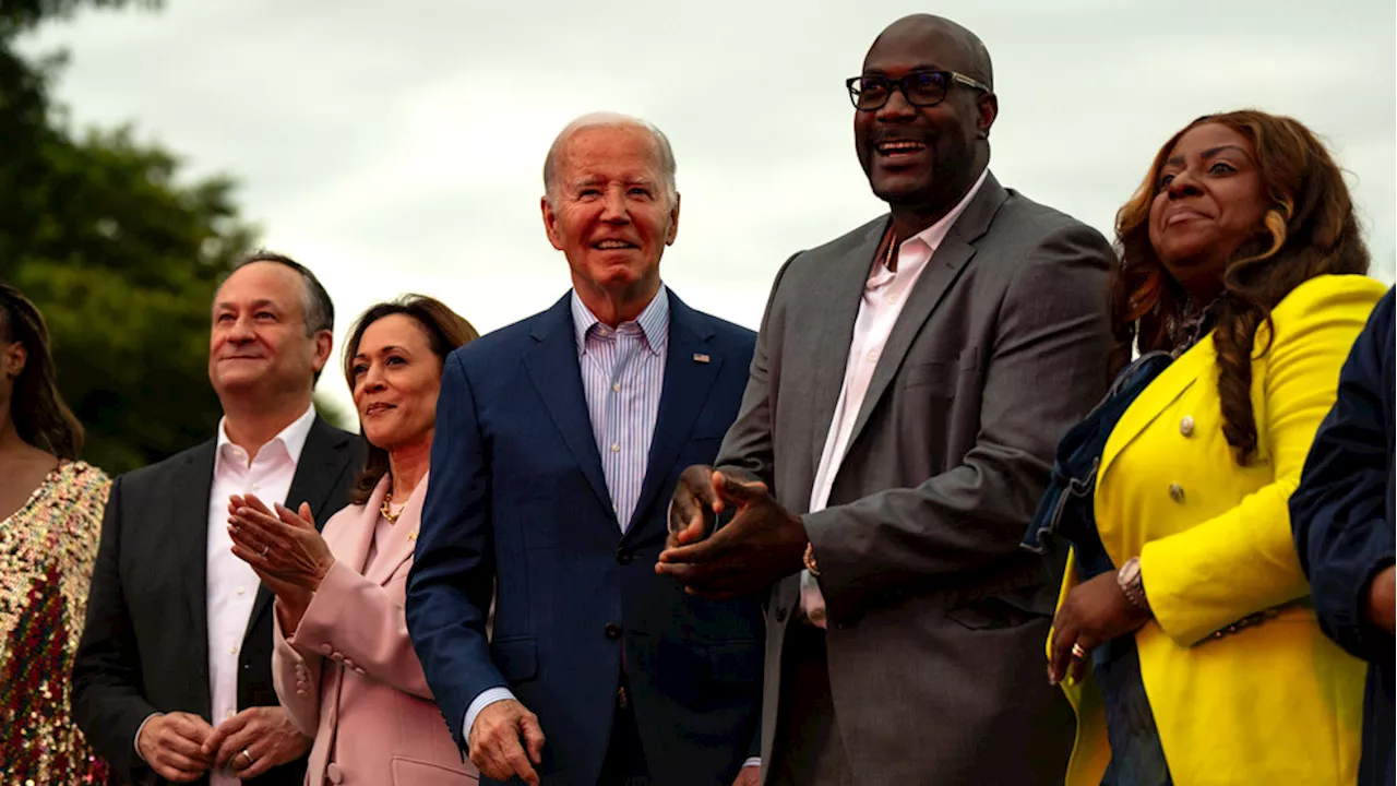 Biden appears to freeze, slur words during White House Juneteenth event