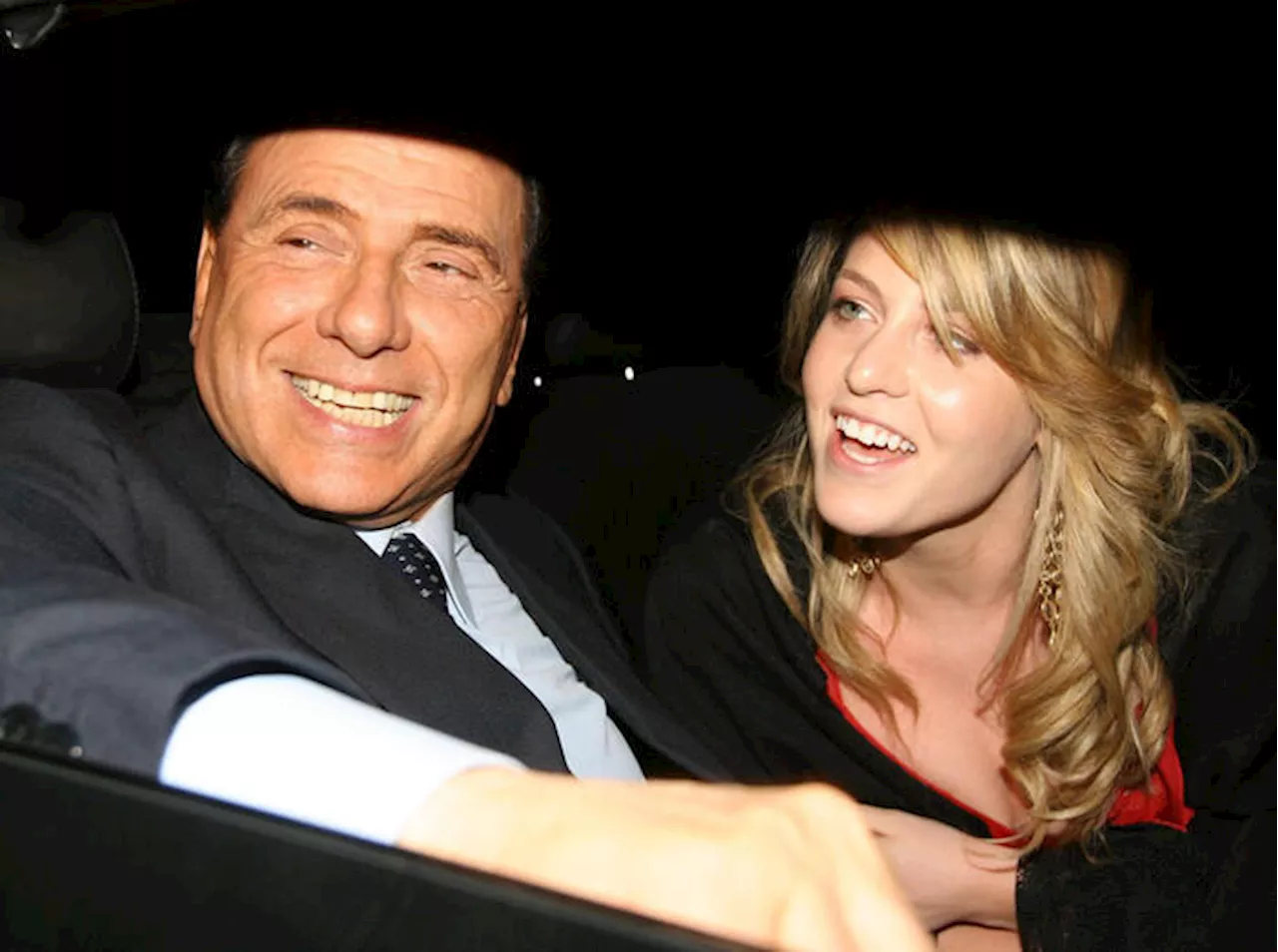 Barbara Berlusconi: 'Magistrati politicizzati si accanirono su papà'. Pier Silvio: 'Silvio mio padre è Amore'