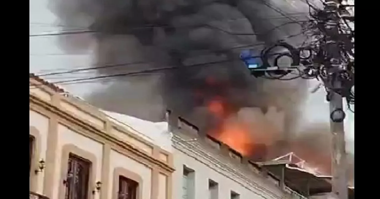 Incendio destruyó tres locales comerciales en El Socorro, Santander