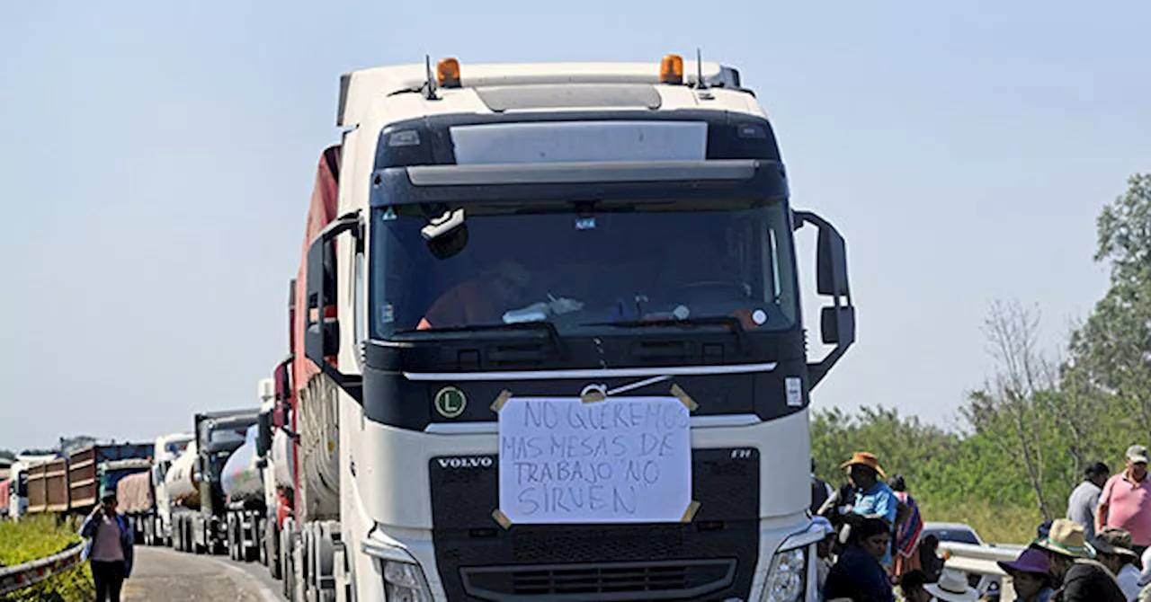 Truckers Prepare Roadblocks, General Strike to Protest Fuel Shortages in Bolivia