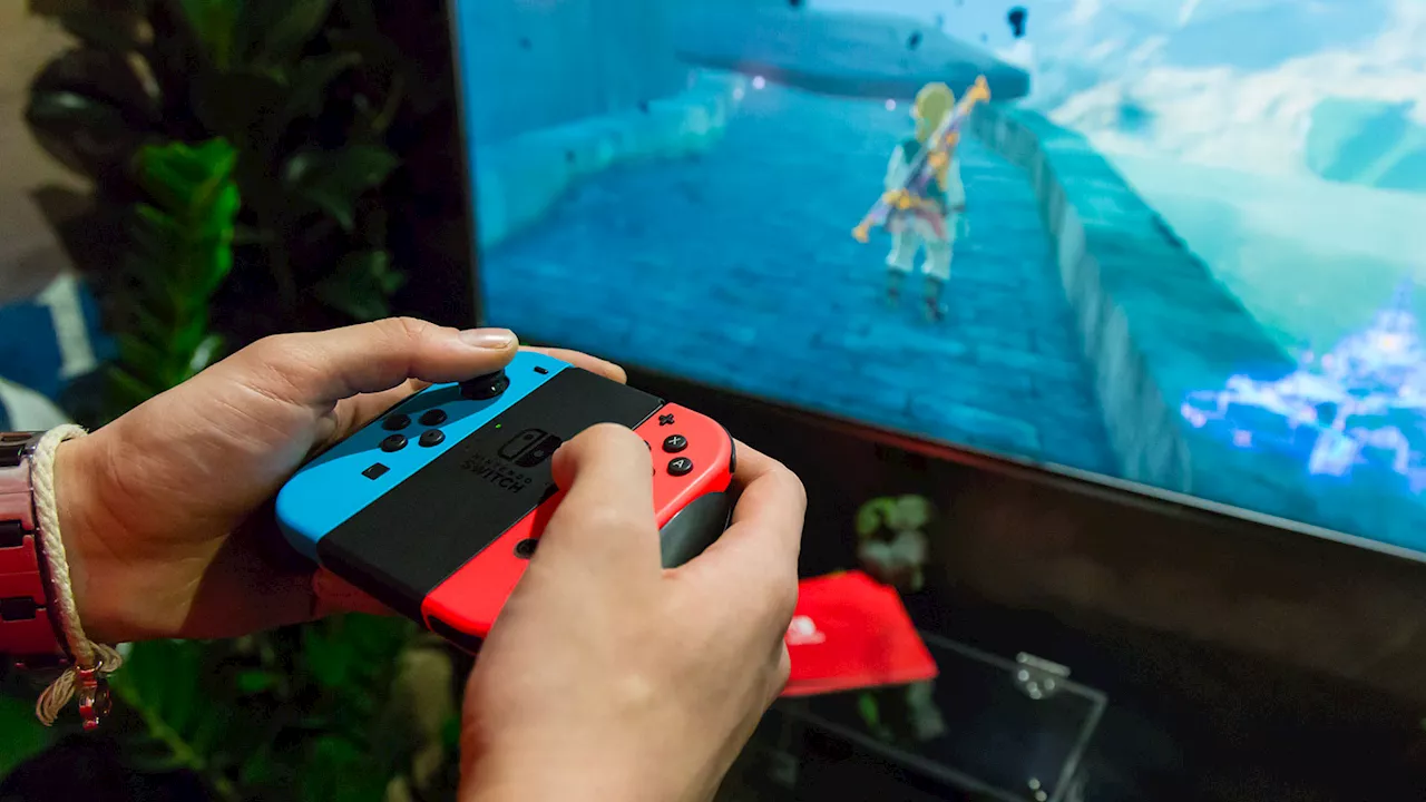 La Switch Néon avec 2 jeux, une carte microSD et un étui est en promo à 329,99 € !