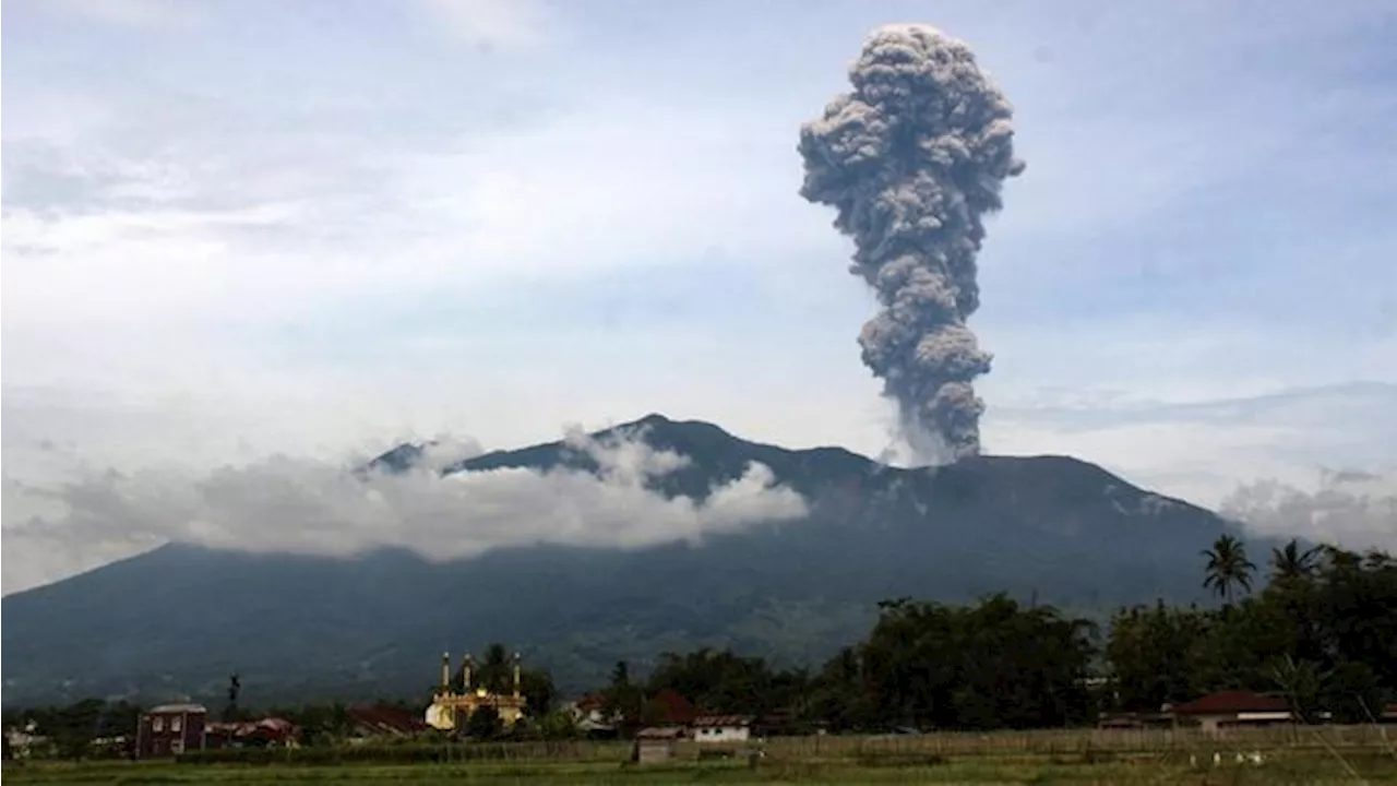 Gunung Marapi Erupsi Lagi, Sudah Meletus 23 Kali hingga Selasa Siang