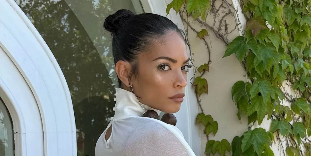 Ode al trucco luminoso di Elodie da Jacquemus