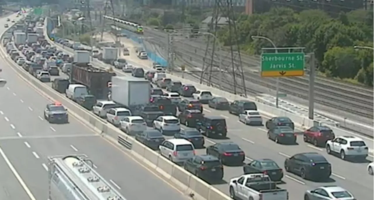 Westbound lanes of Gardiner Expressway closed at York Street after fatal collision