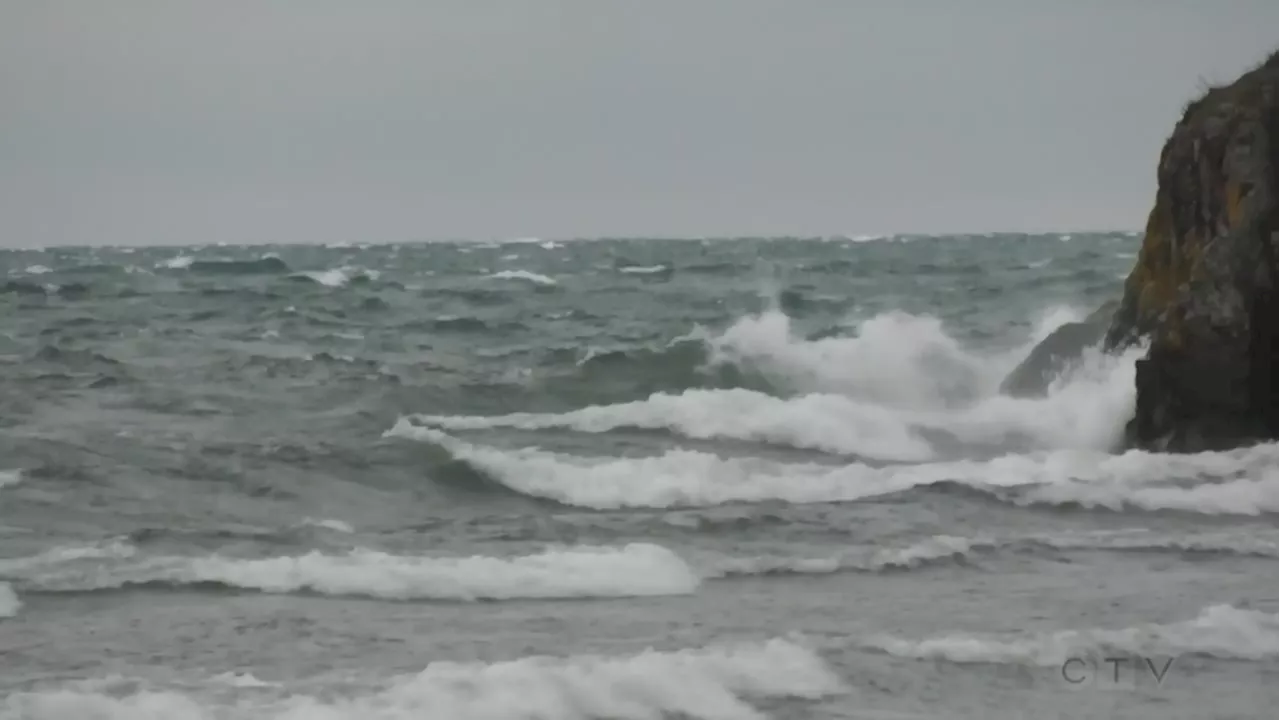 Lake Superior ship with cracked hull likely didn't strike anything, U.S. Coast Guard says