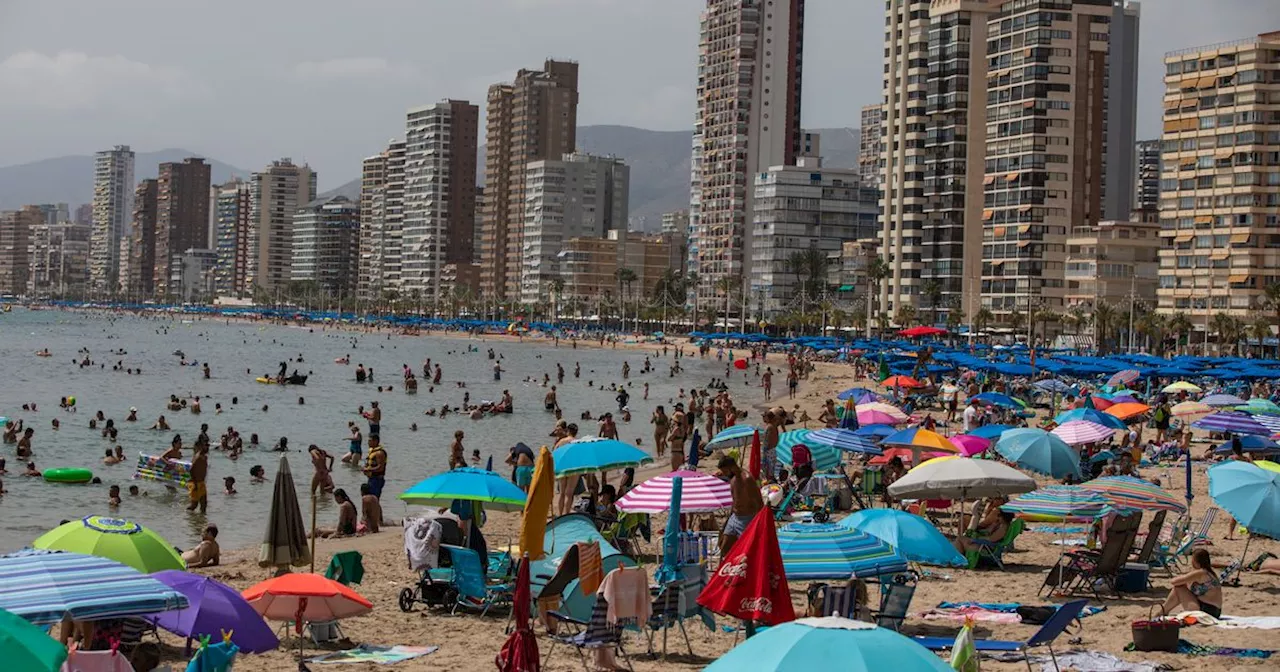 Spanish hotspot takes measures to warn to Brits over 'illegal' beach activity