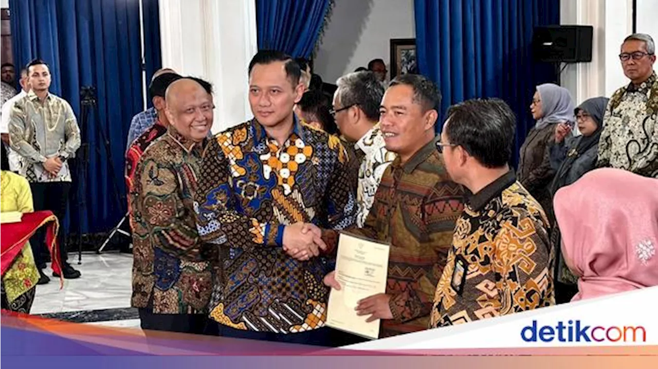 AHY Sebar 136 Sertifikat Tanah Elektronik di Bandung, Termasuk buat Gedung Sate