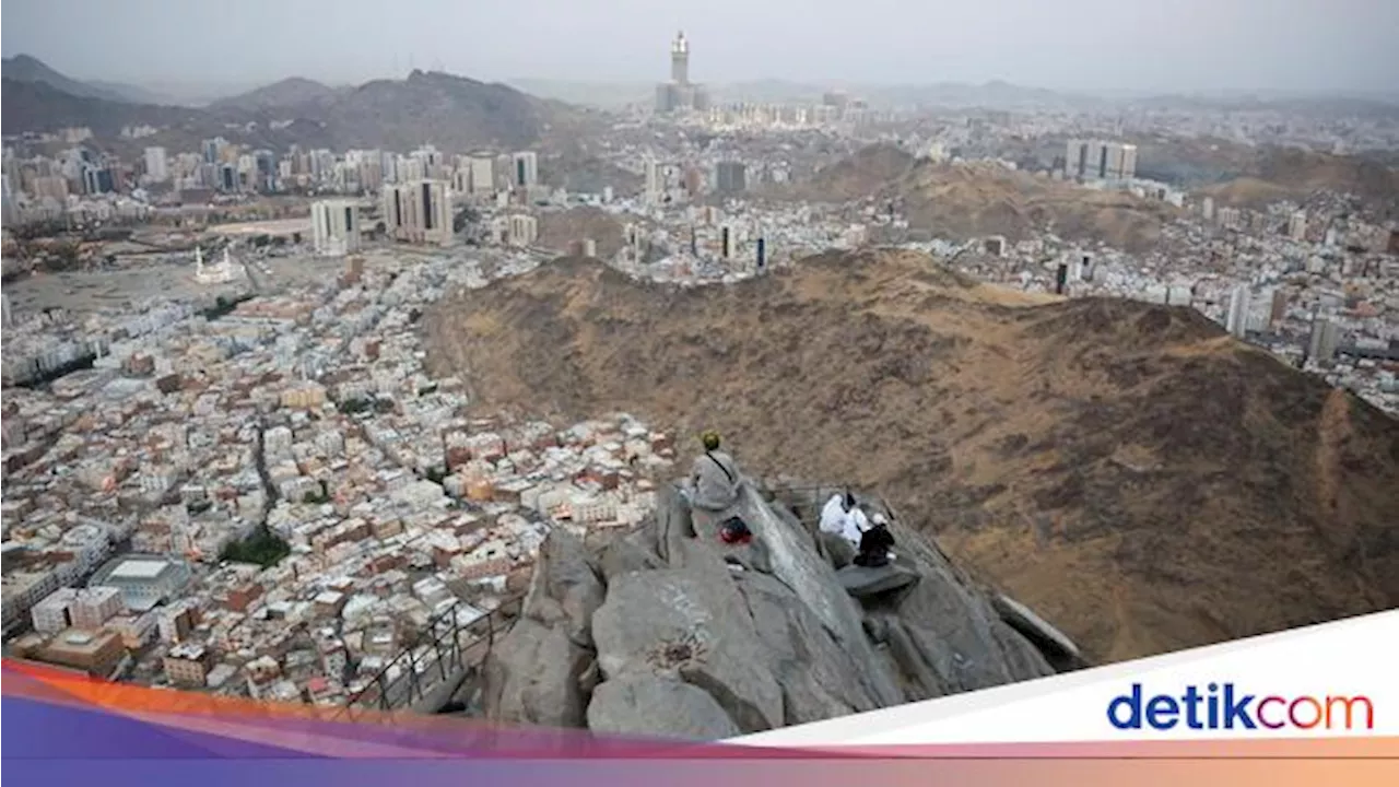 Memandang Kota Makkah dari Puncak Jabal Nur