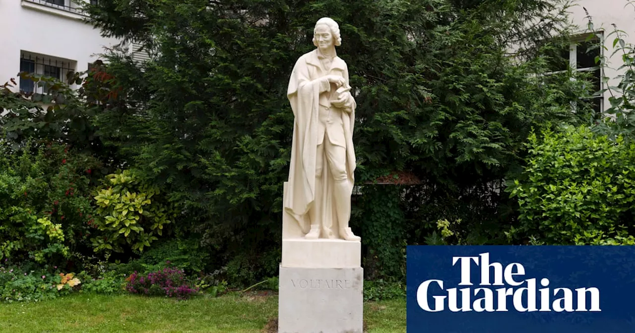 Et voila! Voltaire statue returns to Paris after four-year absence