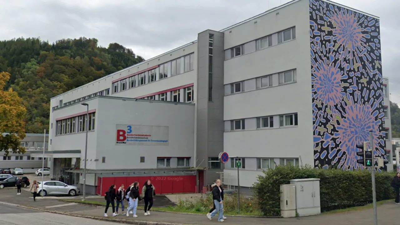 Deckeneinsturz in Schule – zu dicker Putz war Schuld