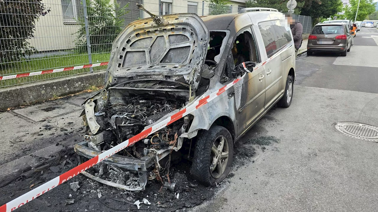 In der Nacht 5 Autos mitten in Linz einfach abgefackelt