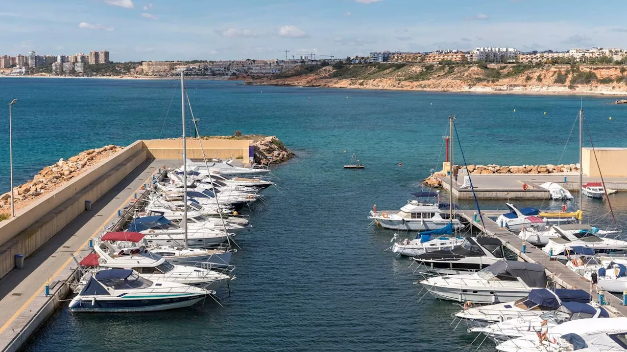 Tres heridos tras explotar una embarcación en el puerto de Orihuela Costa