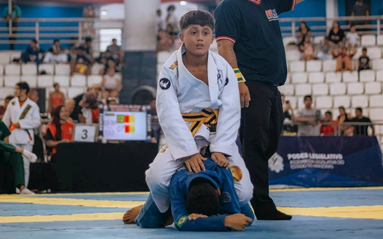 Aos 12 anos, promessa da arte suave fecha com a White House Jiu-Jitsu School