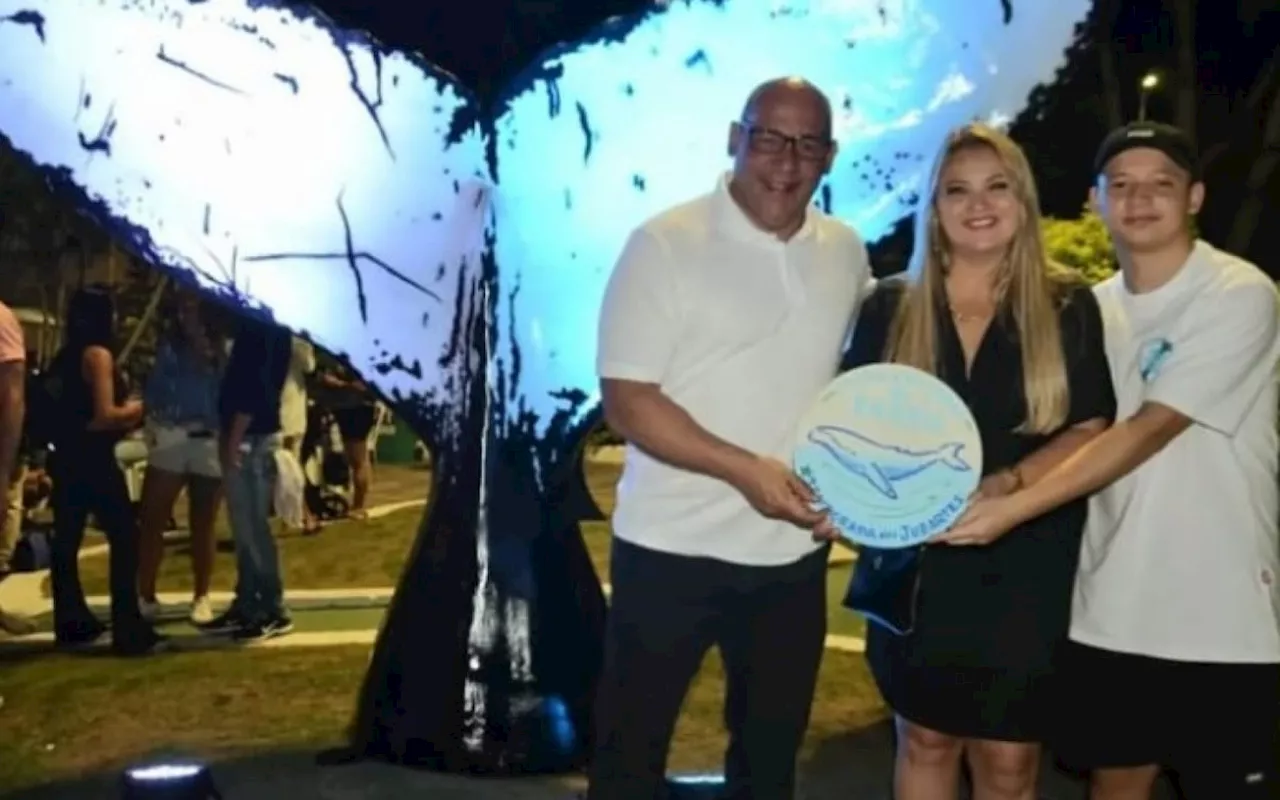 Prefeito Marcelo Magno prestigia inauguração de nova escultura em Arraial