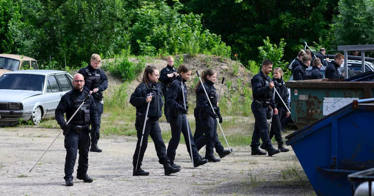 400 Polizisten suchen heute erneut nach vermisster Valeriia (9)