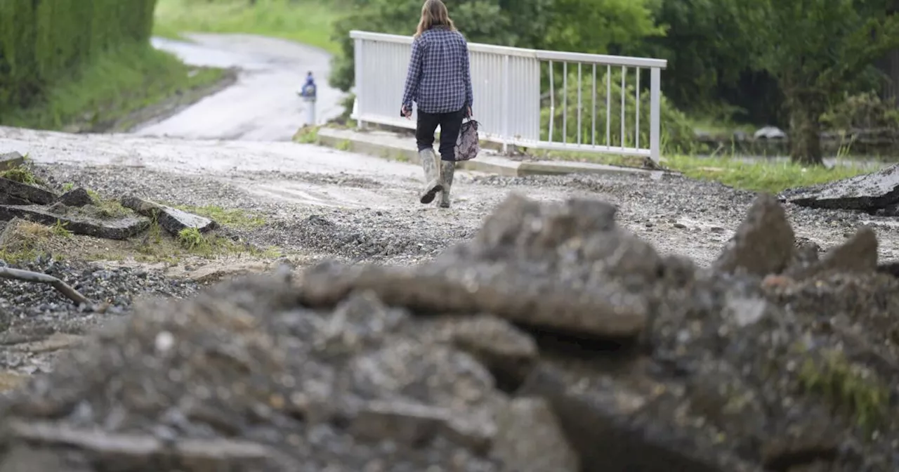 Unwetter: Mann weiter vermisst, Bahnstrecken in der Steiermark unterbrochen