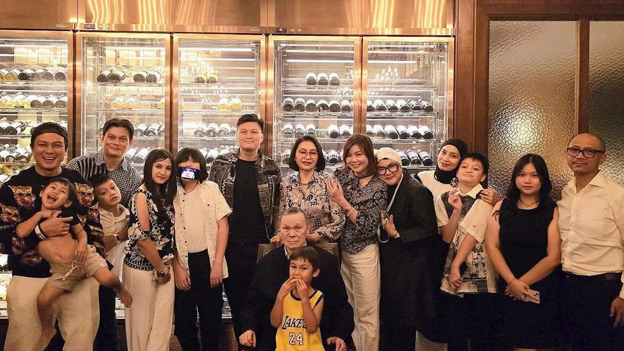 Potret Baim Wong Rayakan Ulang Tahun sang Ayah yang ke-78, Keberadaan Paula Verhoeven Dipertanyakan