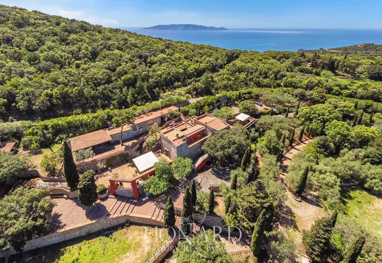 Raffaella Carrà, in vendita la mega villa dell'Argentario