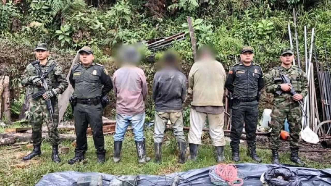 Tres hombres capturados con gran cantidad de material explosivo en San Vicente Ferrer