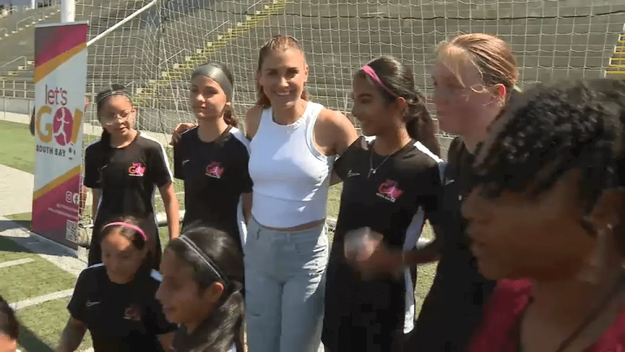 Alex Morgan surprises teen girls at South Bay soccer camp