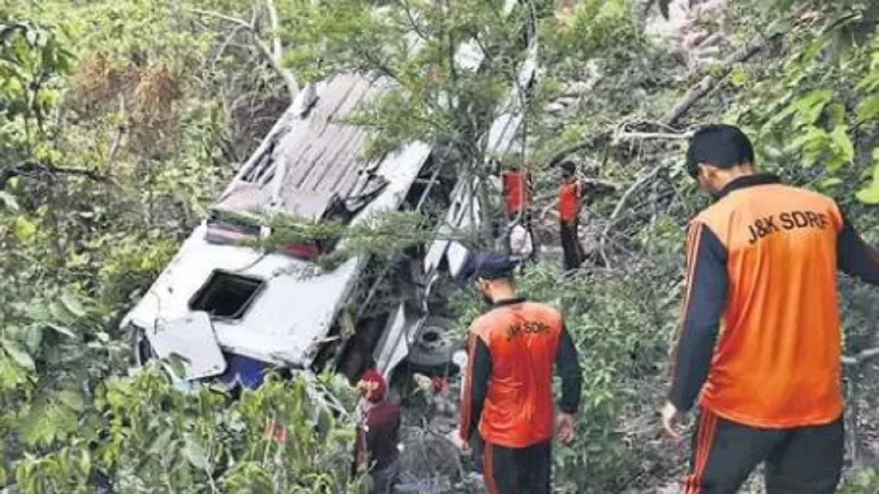 Jammu: रियासी जिले में हुए आतंकी हमले में अहम सुराग सामने आए, जंगलों में मिले गोलियों के खोल