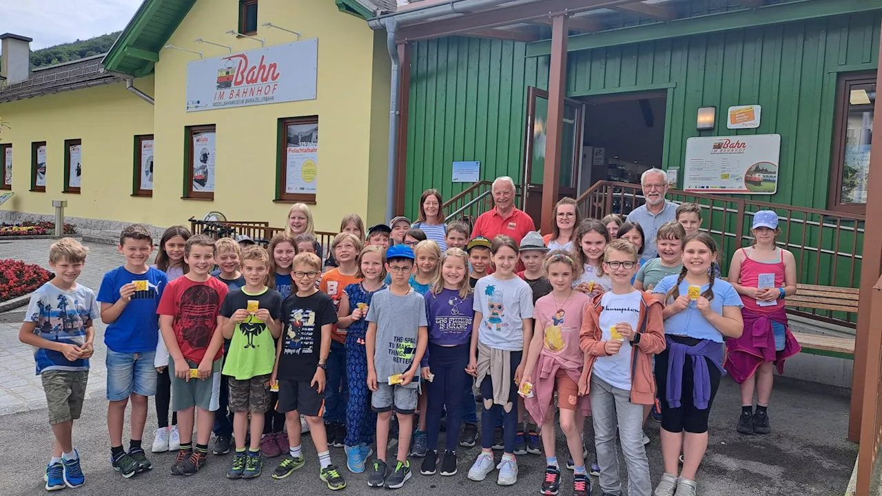 Kirchberger Schülerinnen und Schüler besuchten Modellbahnmuseum