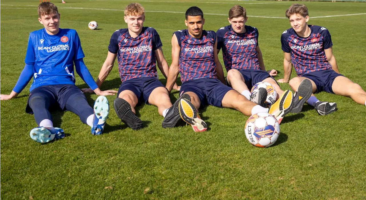 AaB rykker tre talenter op i superligatrup og et enkelt talent ned på U19