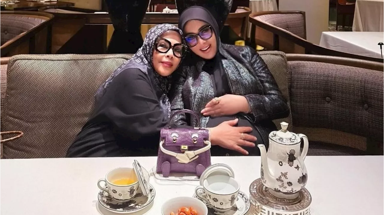 Ibu Syahrini Kerja Apa? Bikin Melongo Punya Gantungan Tas Seharga Rp21 Juta