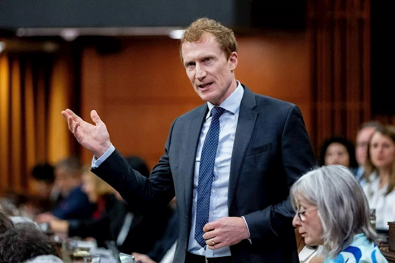 B.C. needs to step up on asylum seekers if it wants more funding: Ottawa