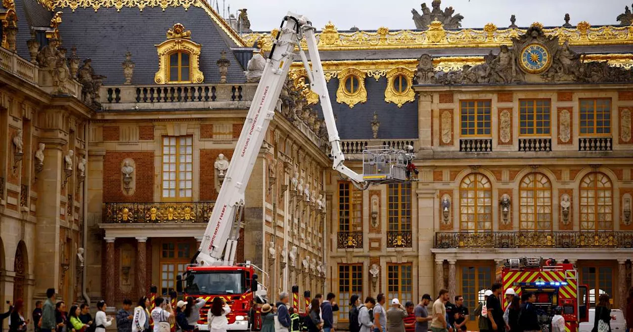 Incêndio atinge Palácio de Versalhes, um dos locais mais visitados na França