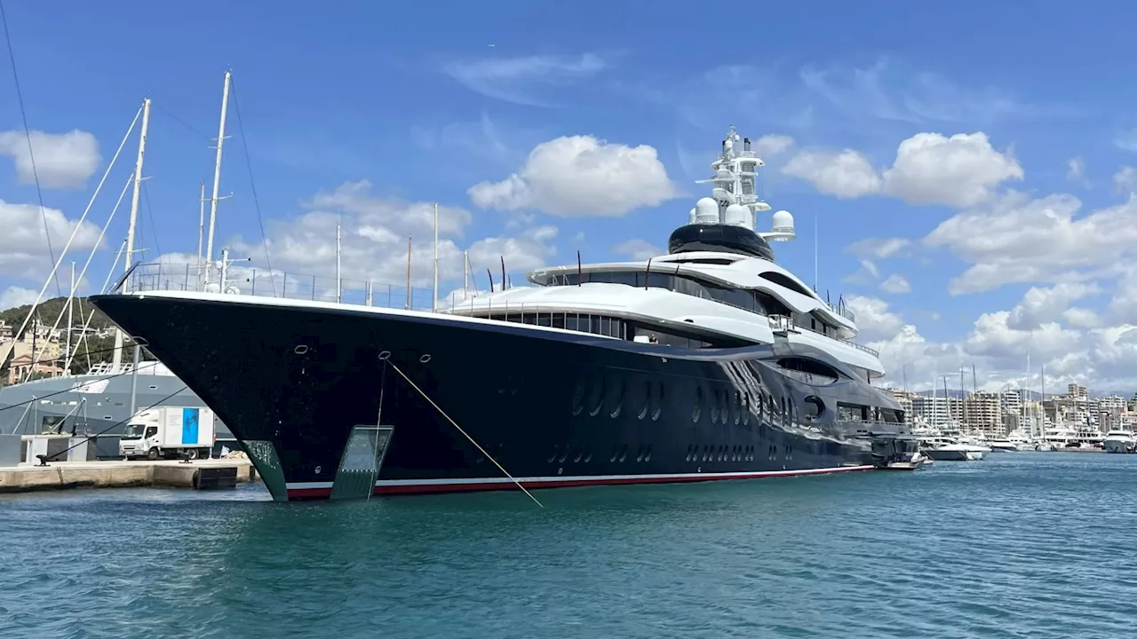 New vid shows Facebook billionaire Mark Zuckerberg’s $300m ‘birthday gift’ superyacht loom over boats in Ma...