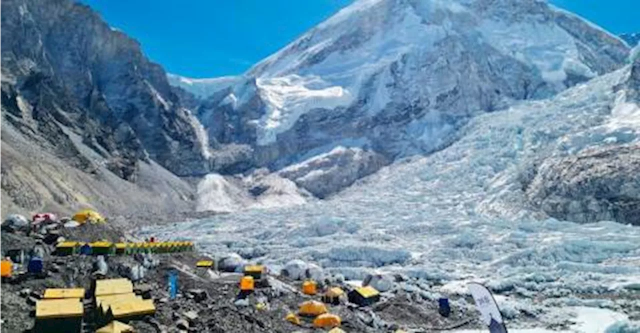 Army retrieves four bodies, 11 tonnes of trash from Mount Everest