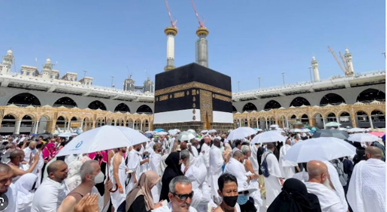 Gaza siege hangs over Hajj as pilgrims flock to Makkah