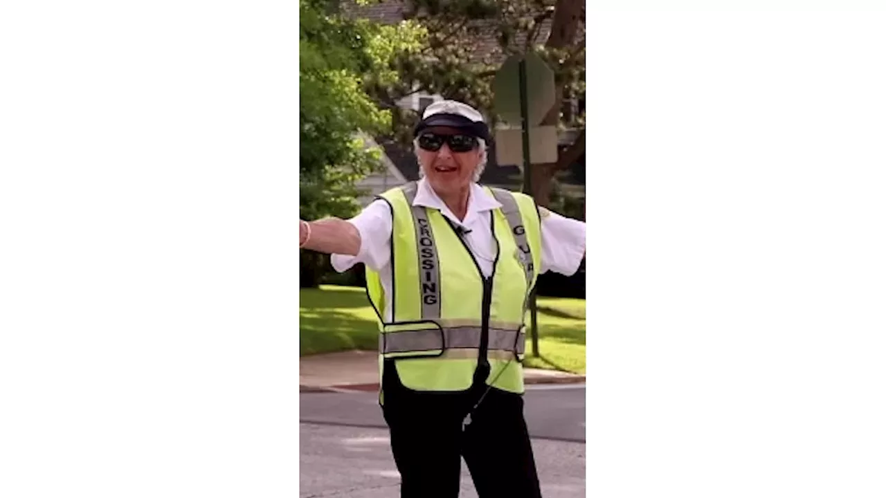 89-year-old crossing guard who retired after 47 years honored by students