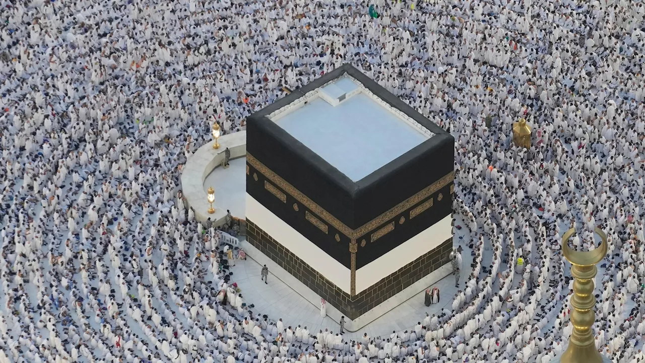 More than 1.5 million foreign Muslims arrive in Mecca for annual Hajj pilgrimage