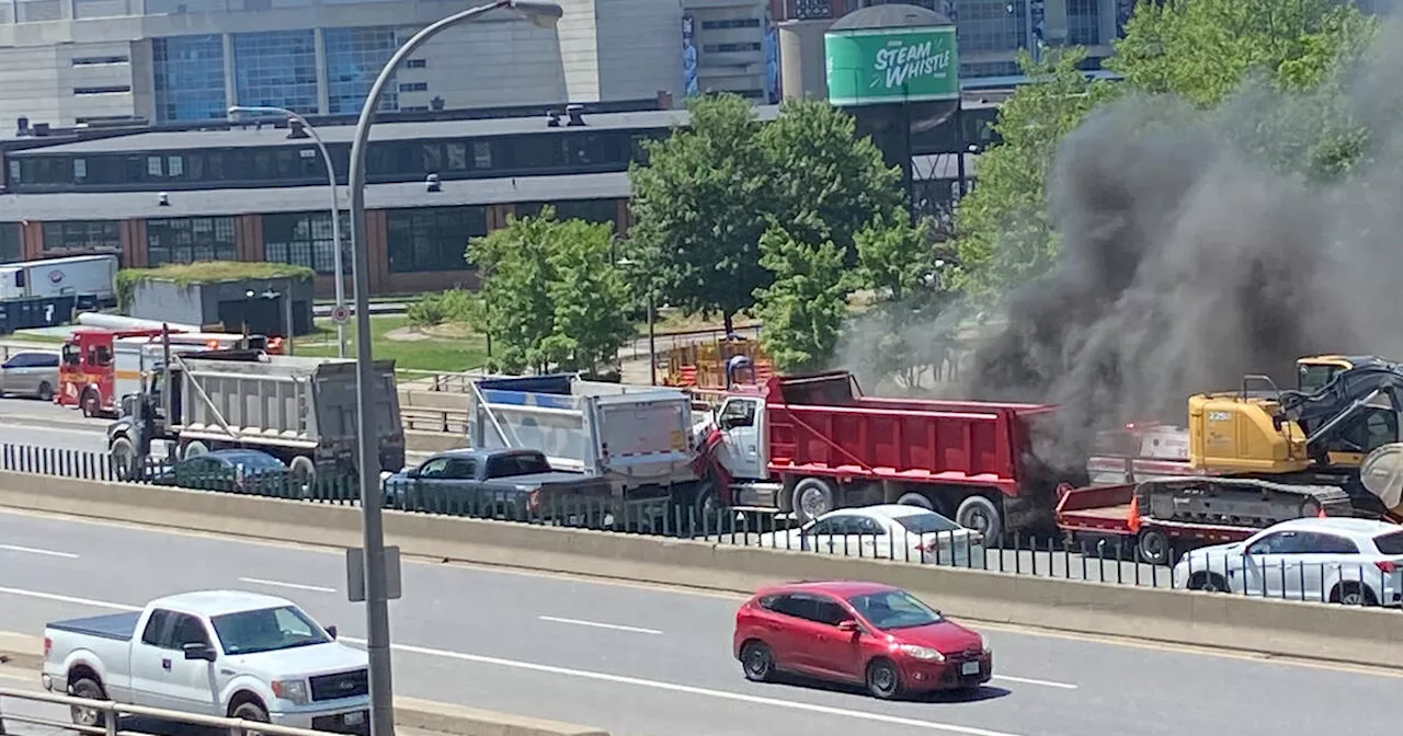 Fatal Gardiner Expressway crash leaves Toronto cars stuck for hours amid traffic chaos