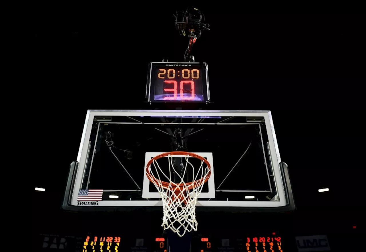 After ‘overwhelming feedback,’ IHSA approves basketball shot clock for the 2026-27 season