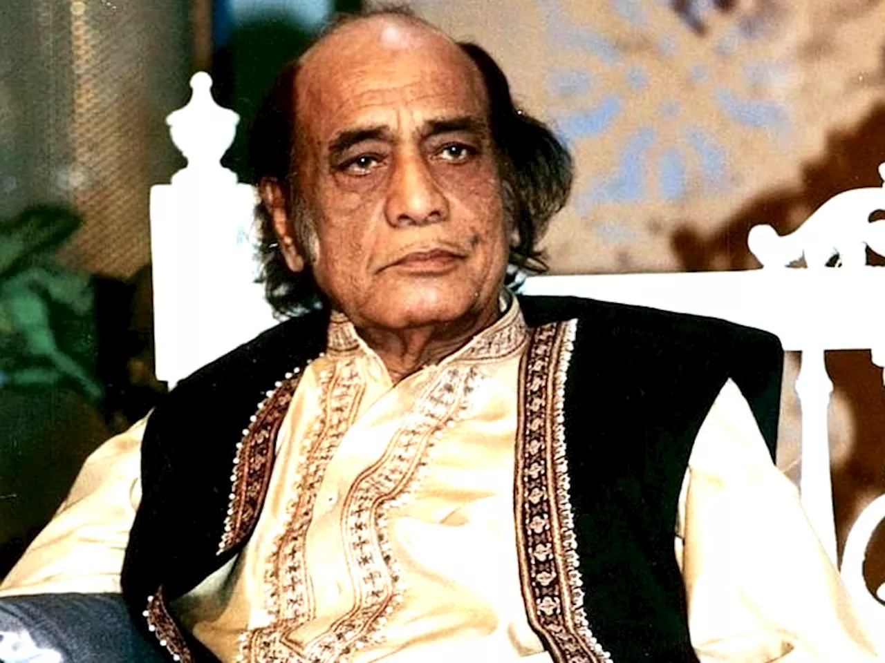 شہنشاہ غزل استاد مہدی حسن کو مداحوں سے بچھڑے 12 برس بیت گئے