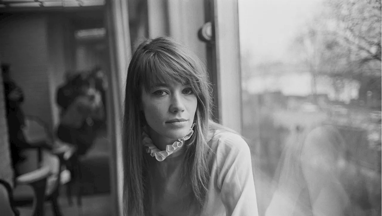 Un jour dans le monde : Hommage à Françoise Hardy, icône au-delà des frontières