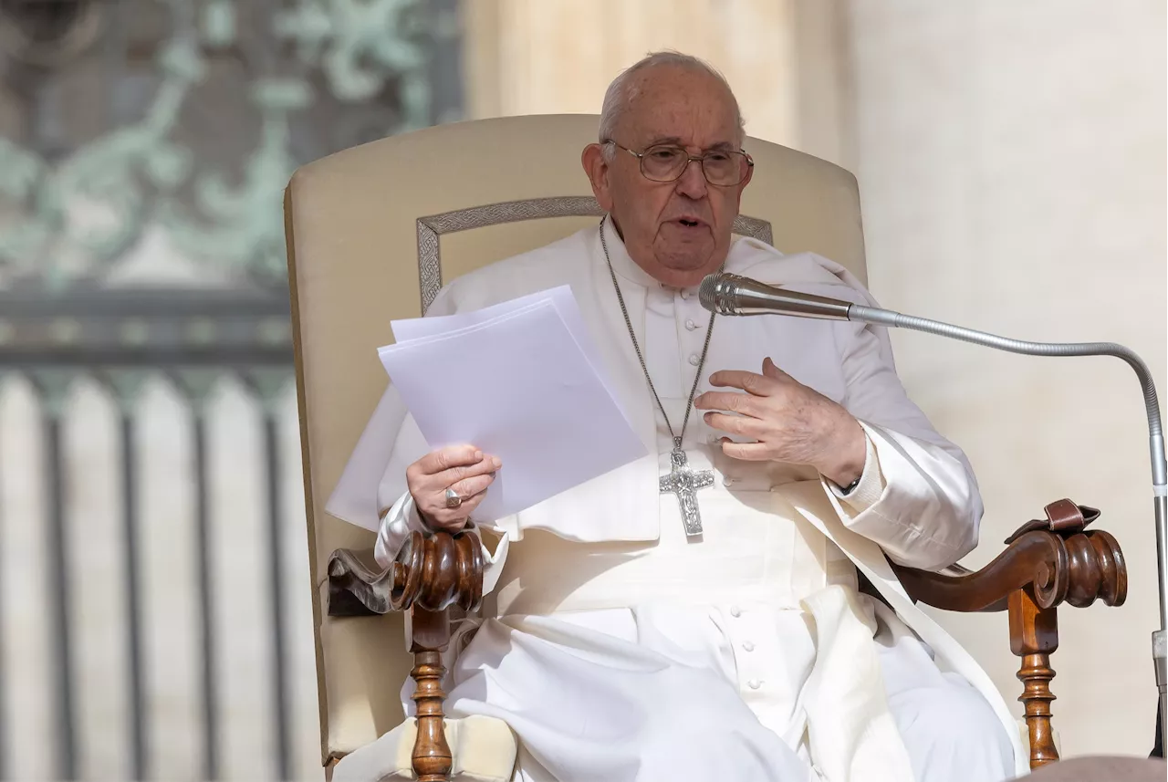 Pope at Audience: The Holy Spirit makes Scripture living and active