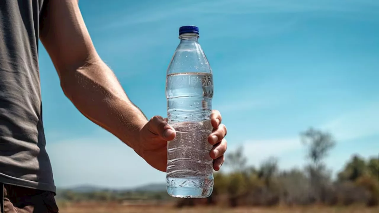 Profeco advierte de los beneficios y consecuencias de beber agua mineral durante esta temporada de calor