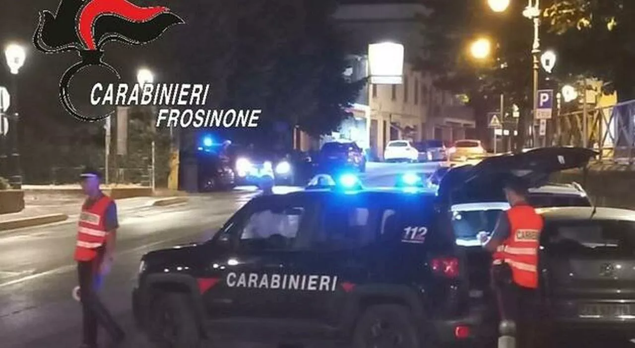 Ferentino, tenta di palpeggiare le ragazzine a passeggio e poi aggredisce i carabinieri: arrestato