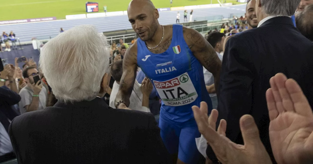 Jacobs è un razzo, oro nella 4x100. Argento di Larissa (davanti a mamma Fiona) e nella 4x400